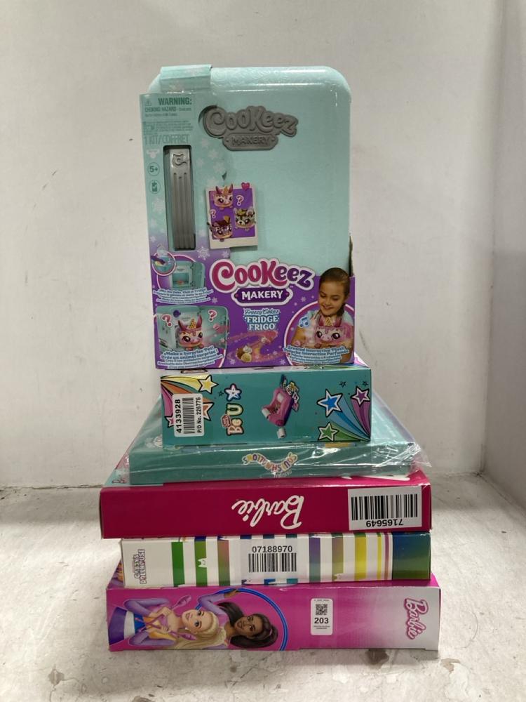 Lot 203  
            Chesterfield SR44 - Parcel Delivery Only 

                
6 X ASSORTED KIDS TOYS TO INCLUDE COOKEEZ MAKERY (LOCATION: G1)