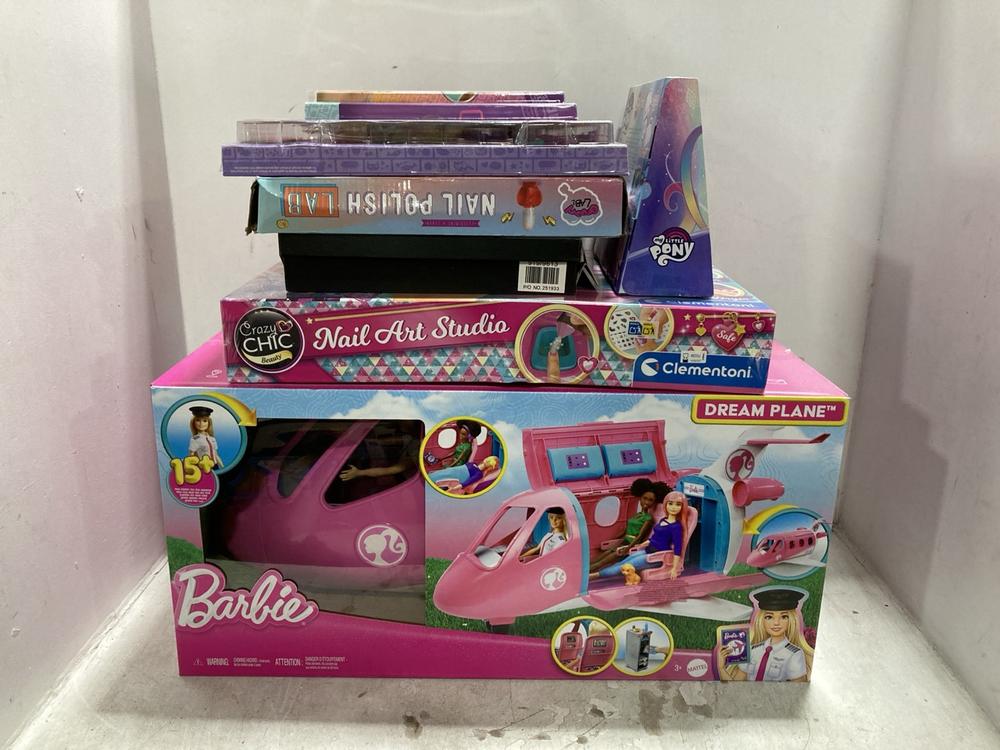 Lot 204  
            Chesterfield SR44 - Parcel Delivery Only 

                
6 X ASSORTED KIDS TOYS TO INCLUDE BARBIE DREAM PLANE (LOCATION: G1)