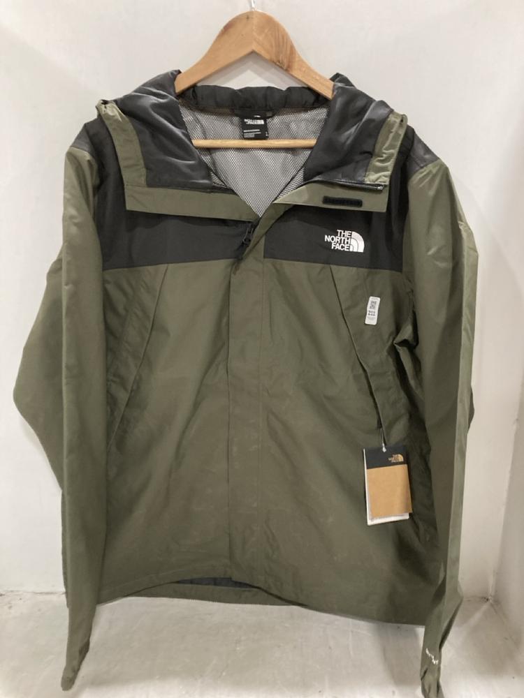 Lot 211  
            Chesterfield SR44 - Parcel Delivery Only 

                
NORTH FACE MEN'S JACKET IN DARK GREEN SIZE LARGE (LOCATION: G1)