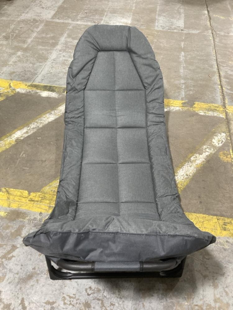 Lot 220  
            Chesterfield SR44 - Parcel Delivery Only 

                
FOLDING GARDEN CHAIR IN GREY (LOCATION: G1)