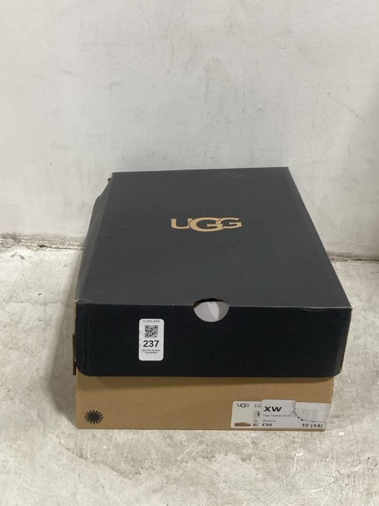 Lot 237  
            Chesterfield SR44 - Parcel Delivery Only 

                
UGG TASMAN SLIPPERS IN BROWN SIZE 10 (LOCATION: G2)