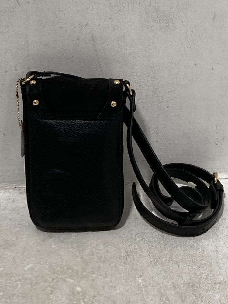 Lot 267  
            Chesterfield SR44 - Parcel Delivery Only 

                
7 X ASSORTED PURSES TO INCLUDE ACCESSORIZE LONDON PURSE IN BLACK REAL LEATHER (LO...