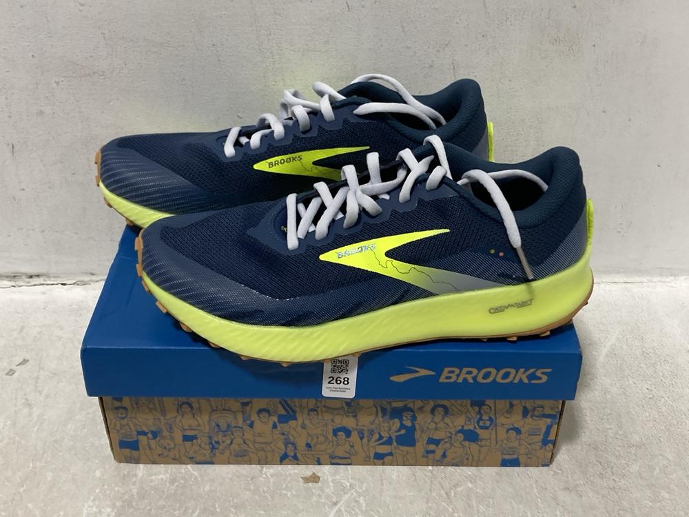 Lot 268  
            Chesterfield SR44 - Parcel Delivery Only 

                
BROOKS CATAMOUNT TRAIL SHOES IN BLUE/YELLOW SIZE 8 (LOCATION: G3)