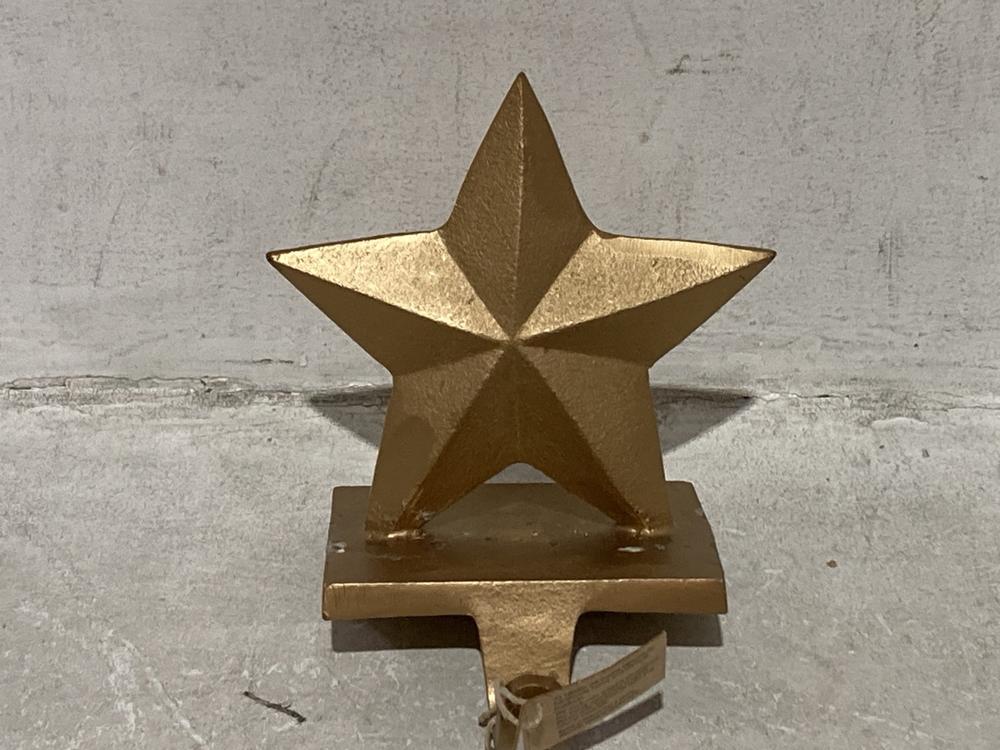 Lot 27  
            Chesterfield SR44 - Parcel Delivery Only 

                
3 X ASSORTED NKUKU ITEMS TO INCLUDE NKUKU KOTTA STOCKING STAR HOLDER (LOCATION: L6)