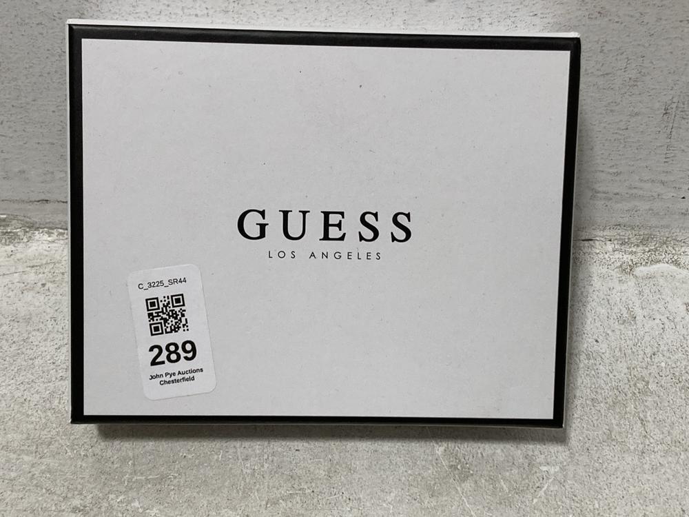 Lot 289  
            Chesterfield SR44 - Parcel Delivery Only 

                
GUESS LOS ANGELES BANGLE BRACELET (LOCATION: G3)