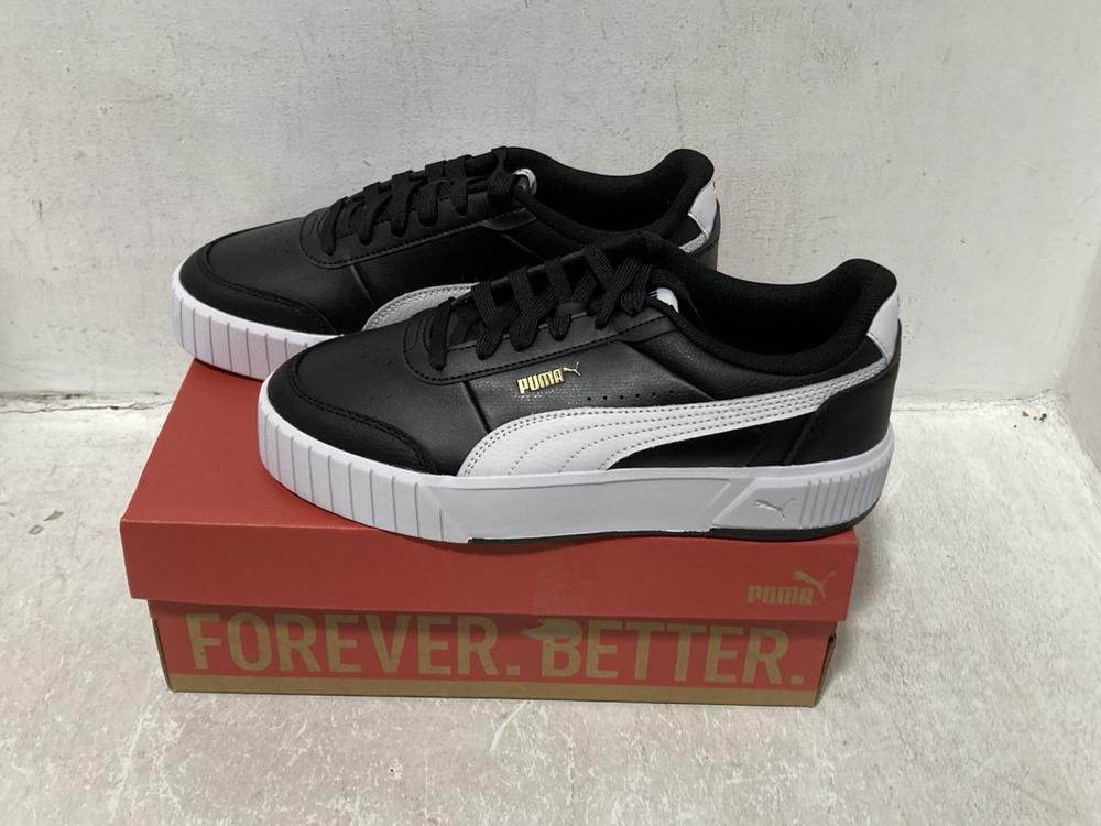 Lot 295  
            Chesterfield SR44 - Parcel Delivery Only 

                
PUMA CARINA MIA SHOES IN BLACK SIZE 6 TO INCLUDE BOBS SKECHERS SLIPPERS IN BROWN ...