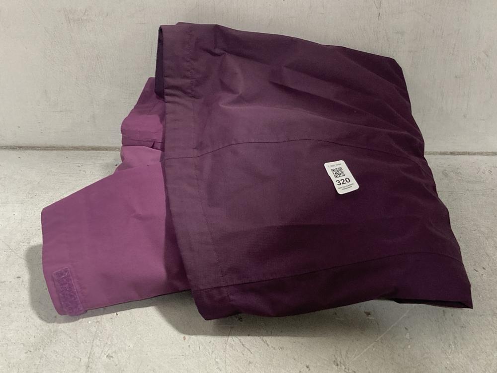 Lot 320  
            Chesterfield SR44 - Parcel Delivery Only 

                
THE NORTH FACE WOMEN'S JACKET IN PURPLE SIZE XL (LOCATION: G4)