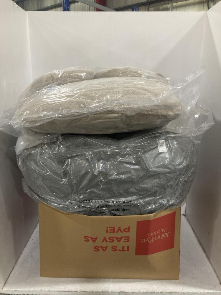 Lot 327  
            Chesterfield SR44 - Parcel Delivery Only 

                
BOX OF ASSORTED TOYS TO INCLUDE DUNELM TEDDY BEAR (LOCATION: G4)