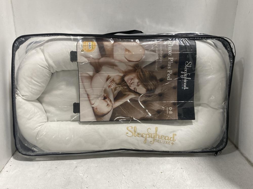 Lot 393  
            Chesterfield SR44 - Parcel Delivery Only 

                
SLEEPYHEAD DELUXE PLUS BABY POD (LOCATION: G8)