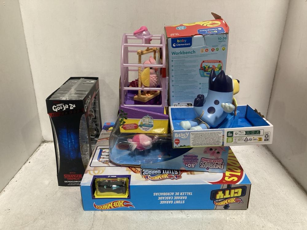 Lot 407  
            Chesterfield SR44 - Parcel Delivery Only 

                
6 X ASSORTED KIDS TOYS TO INCLUDE BLUEY SWIMMING BLUEY NAGE (LOCATION: G8)