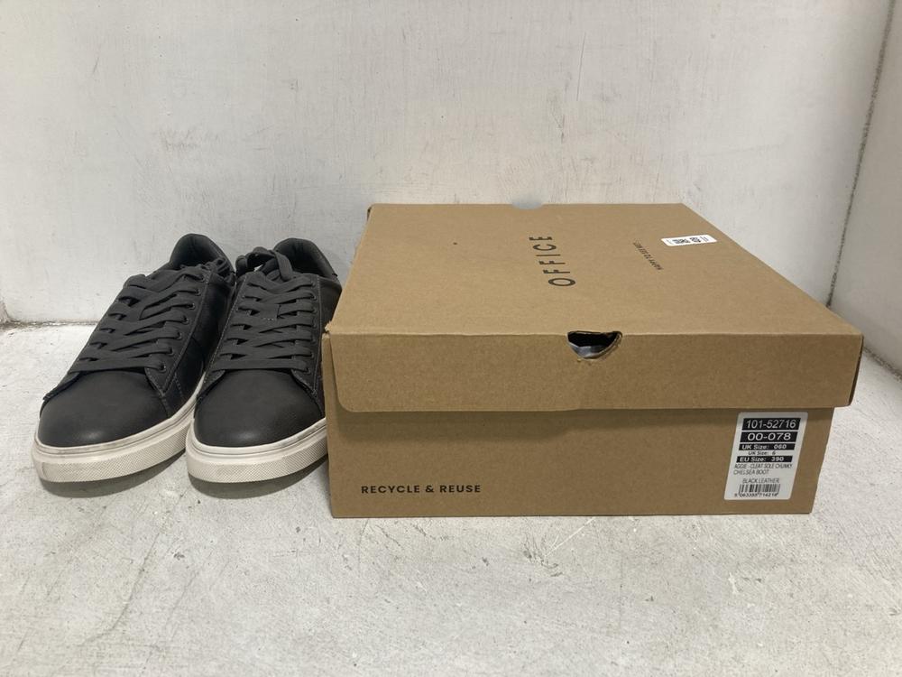 Lot 409  
            Chesterfield SR44 - Parcel Delivery Only 

                
OFFICE LONDON TRAINERS IN GREY SIZE 42 TO INCLUDE OFFICE LONDON WOMENS BOOTS IN B...