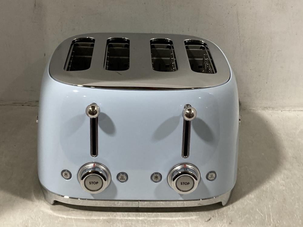 Lot 508  
            Chesterfield SR44 - Parcel Delivery Only 

                
SMEG 4 SLICE TOASTER ON PALE BLUE TO INCLUDE KENWOOD KETTLE IN BLACK (LOCATION: H2)