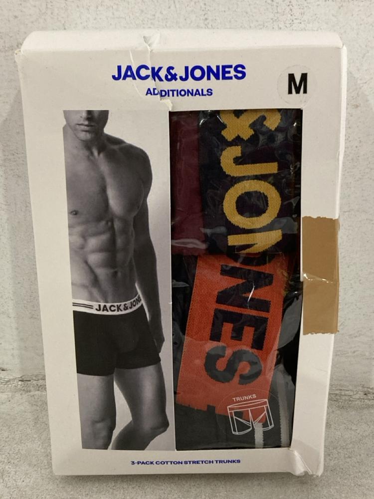 Lot 523  
            Chesterfield SR44 - Parcel Delivery Only 

                
CALVIN KLEIN ICON COTTON STRETCH 3 PACK T-SHIRTS SIZE M TO INCLUDE JACK AND JONES...