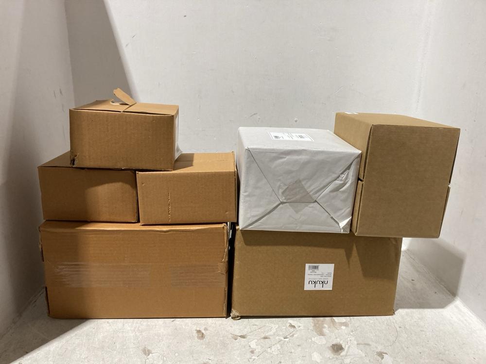 Lot 53  
            Chesterfield SR44 - Parcel Delivery Only 

                
7 X ASSORTED NKUKU ITEMS TO INCLUDE NKUKU BETINI BAUBLES - GOLD (SET OF 4) - ITEM...