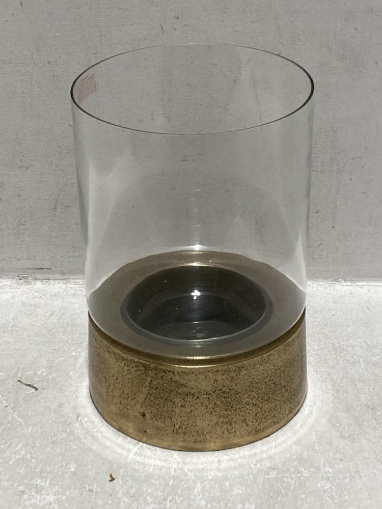 Lot 61  
            Chesterfield SR44 - Parcel Delivery Only 

                
3 X ASSORTED NKUKU ITEMS TO INCLUDE SANJA COTTON STRIPE LAMPSHADE IN OFF WHITE AN...