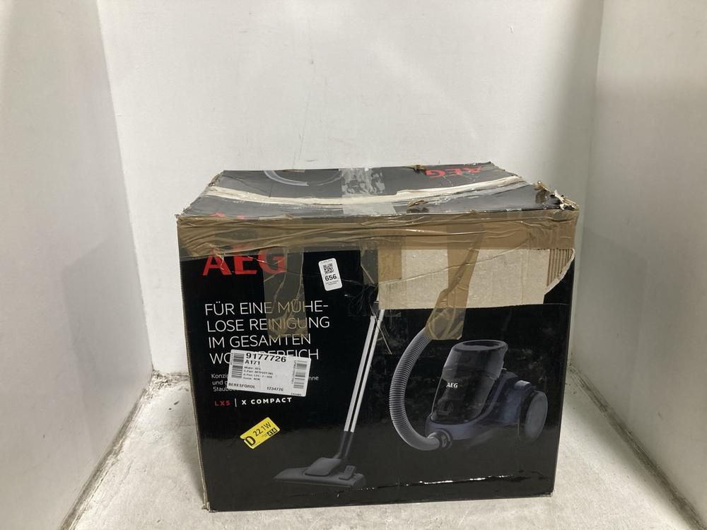 Lot 656  
            Chesterfield SR44 - Parcel Delivery Only 

                
AEG BAGLESS VACUUM CLEANER (LOCATION: H6)
