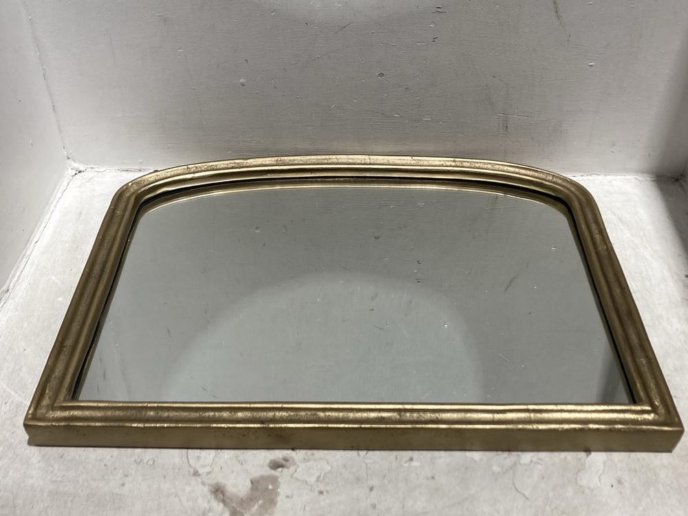Lot 6  
            Chesterfield SR44 - Parcel Delivery Only 

                
NKUKU ALMORA WALL MIRROR - ANTIQUE BRASS - EXTRA SMALL - ITEM NO. AM6101 - ORIGIN...