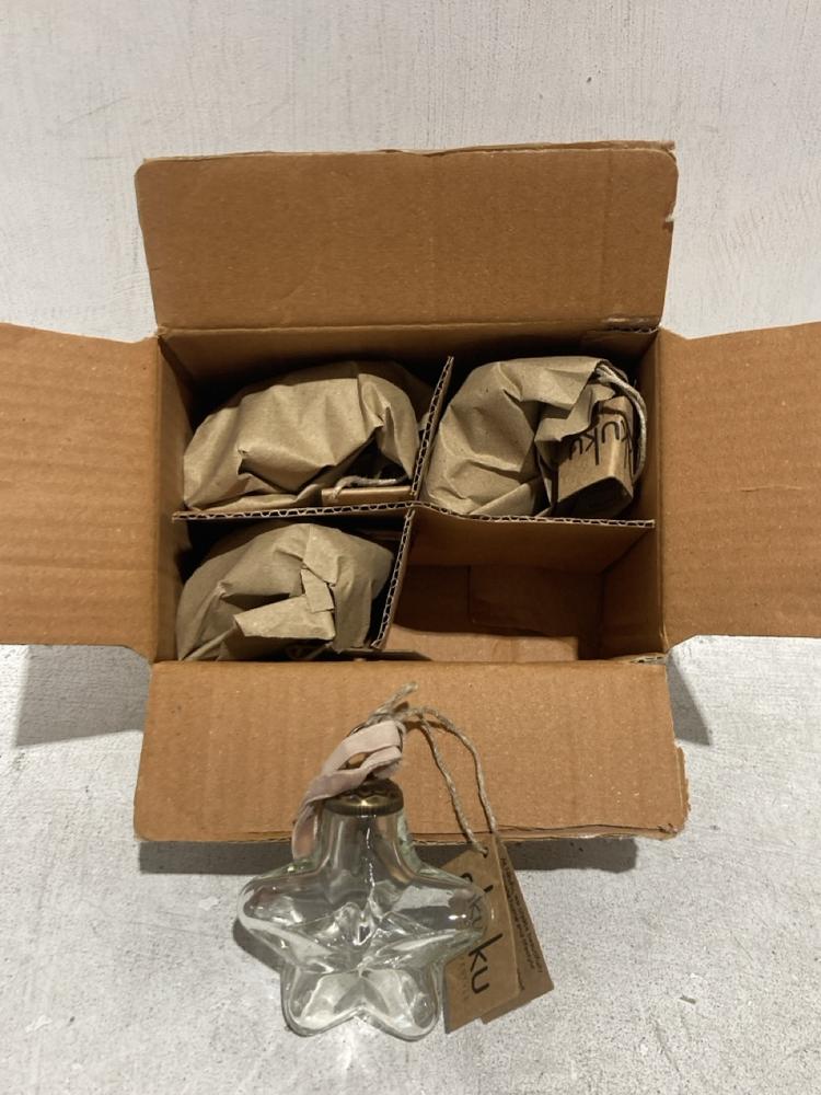 Lot 82  
            Chesterfield SR44 - Parcel Delivery Only 

                
6 X ASSORTED NKUKU ITEMS TO INCLUDE SARDI STAR BAUBLES - CLEAR - ITEM NO. SB2301 ...