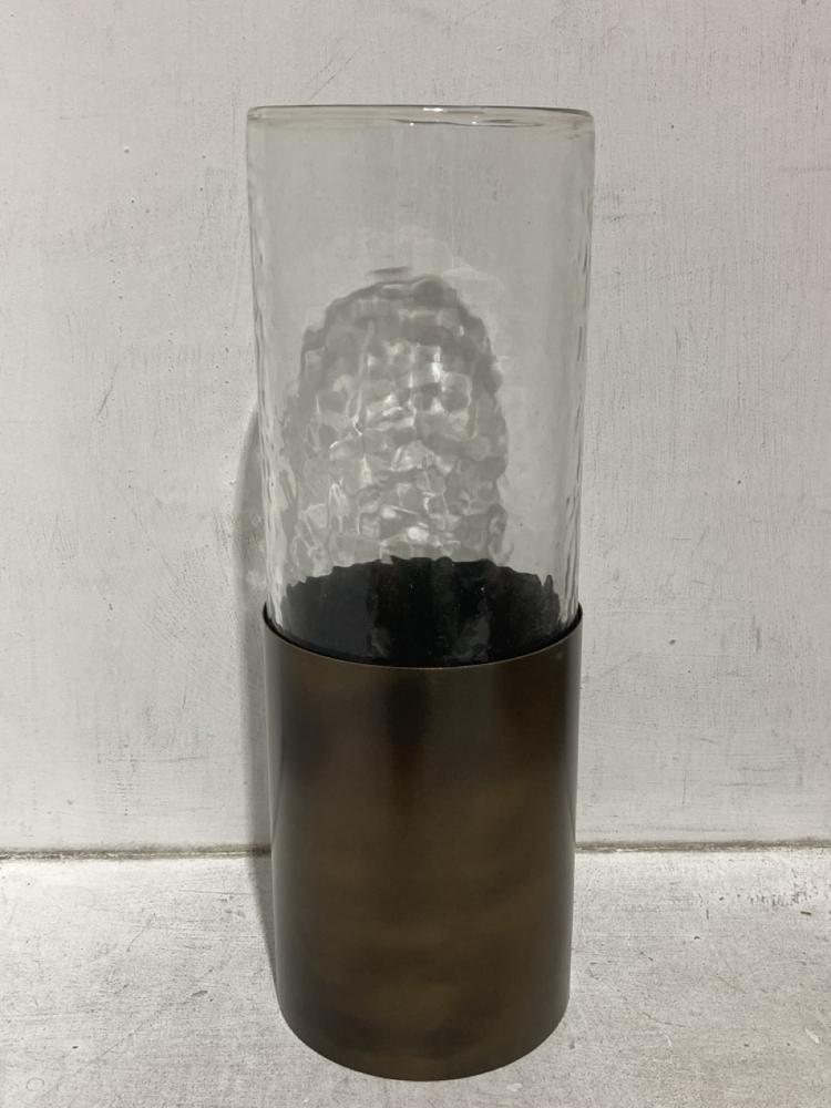 Lot 84  
            Chesterfield SR44 - Parcel Delivery Only 

                
3 X ASSORTED NKUKU ITEMS TO INCLUDE NKUKU KONARA GLASS TEALIGHT HOLDER - COPPER S...