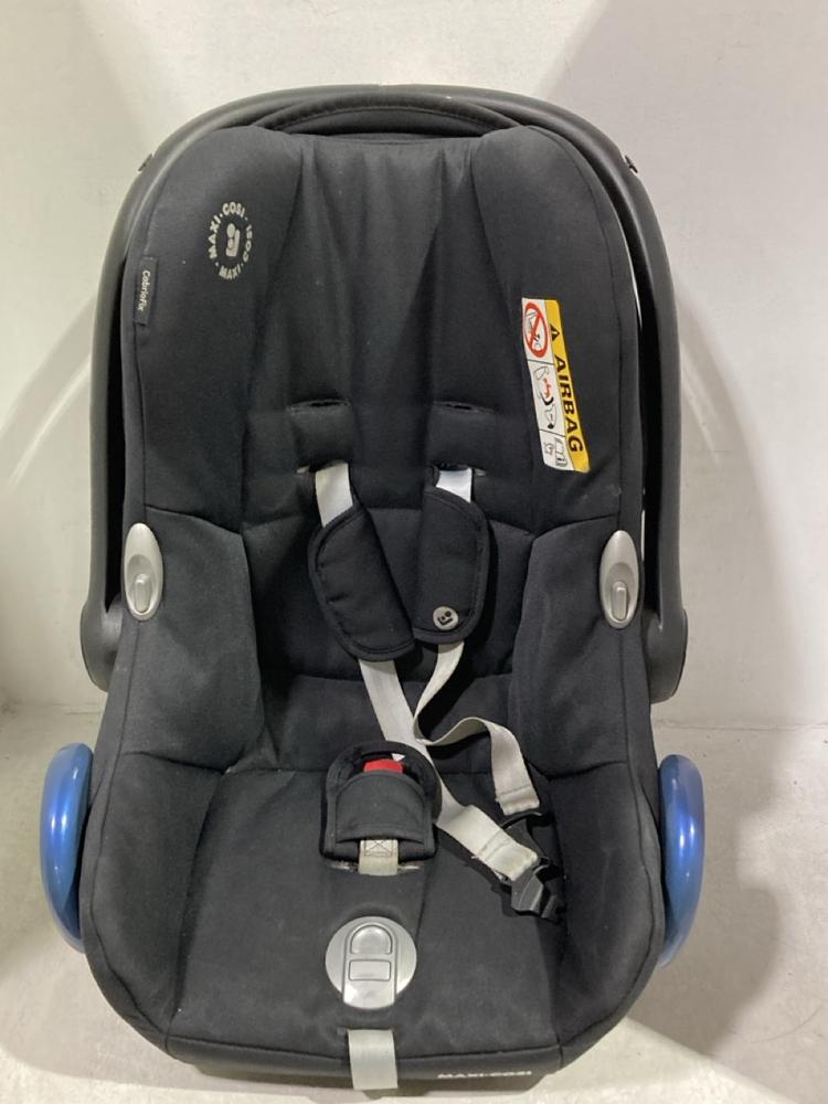 Lot 933  
            Chesterfield SR44 - Parcel Delivery Only 

                
MAXI-COSI CABRIOFIX I-SIZE CAR SEAT IN BLACK (LOCATION: J1)