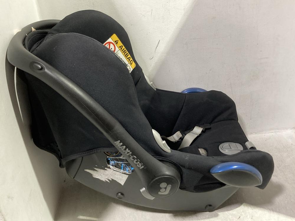 Lot 933  
            Chesterfield SR44 - Parcel Delivery Only 

                
MAXI-COSI CABRIOFIX I-SIZE CAR SEAT IN BLACK (LOCATION: J1) - Image 2