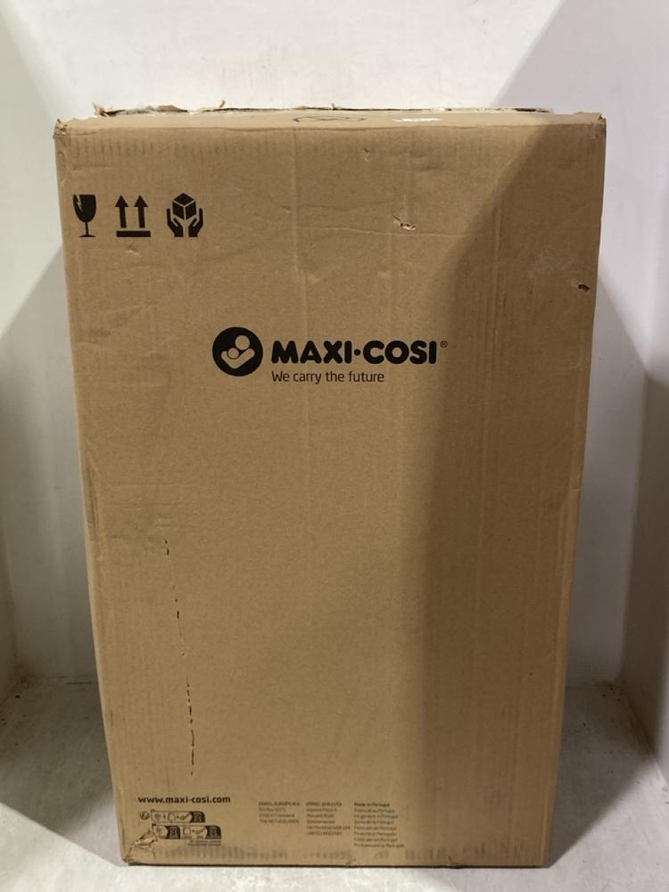 Lot 933  
            Chesterfield SR44 - Parcel Delivery Only 

                
MAXI-COSI CABRIOFIX I-SIZE CAR SEAT IN BLACK (LOCATION: J1) - Image 4