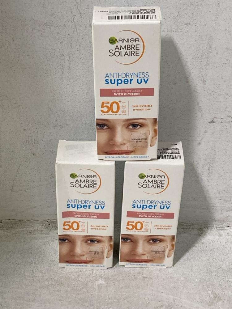 Lot 938  
            Chesterfield SR44 - Parcel Delivery Only 

                
BOX OF 13 X GARNIER AMBRE SOLAIRE ANTI DRYNESS SUPER UV PROTECTION CREAM 50ML (LO...