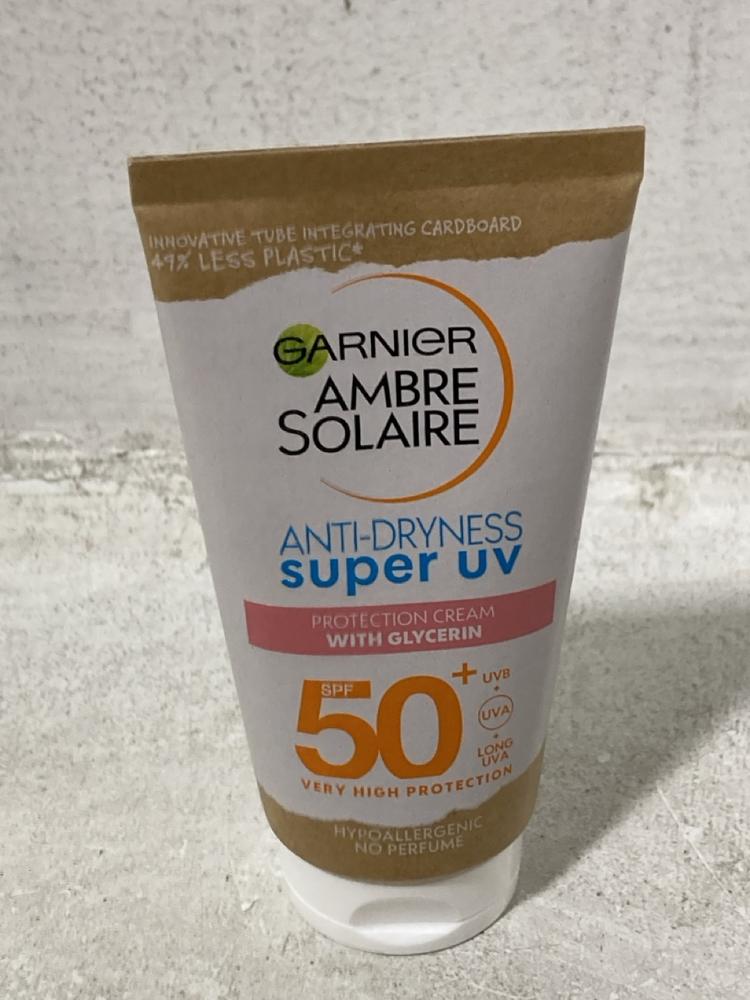 Lot 938  
            Chesterfield SR44 - Parcel Delivery Only 

                
BOX OF 13 X GARNIER AMBRE SOLAIRE ANTI DRYNESS SUPER UV PROTECTION CREAM 50ML (LO... - Image 3