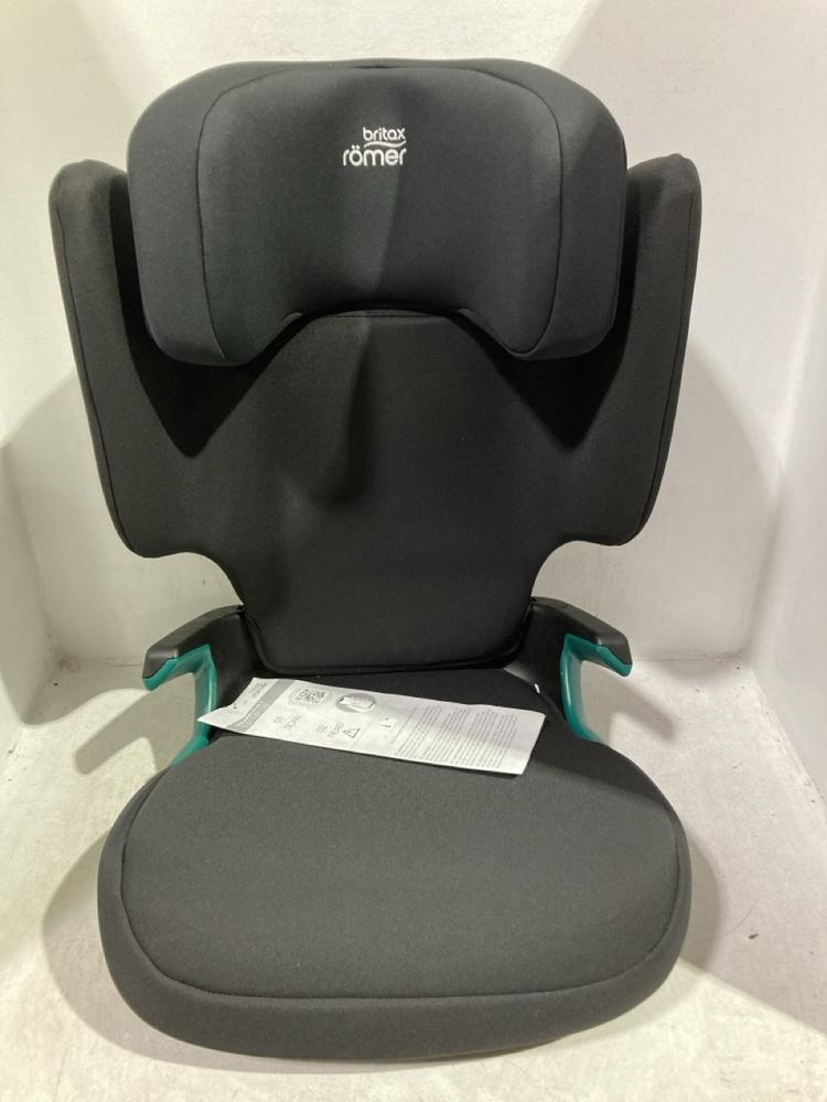 Lot 940  
            Chesterfield SR44 - Parcel Delivery Only 

                
BRITAX ROMER CHILDS CAR SEAT IN DARK GREY (LOCATION: 17)