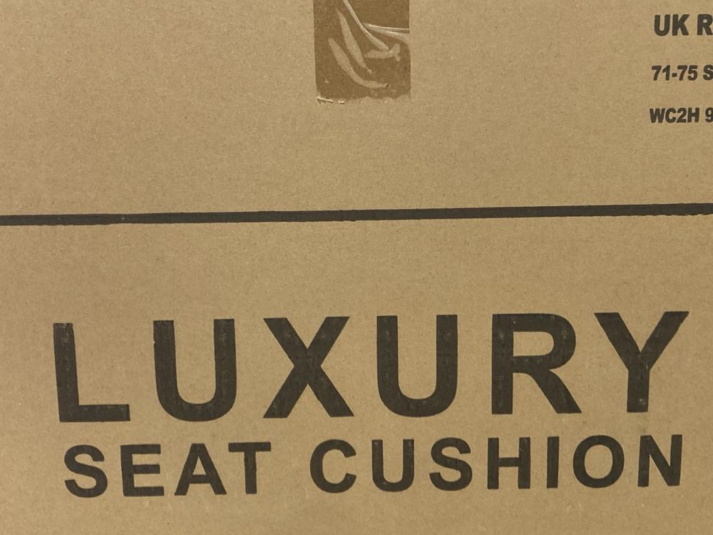 Lot 952  
            Chesterfield SR44 - Parcel Delivery Only 

                
TAPHA TM3 CUSHION (LOCATION: J2) - Image 3