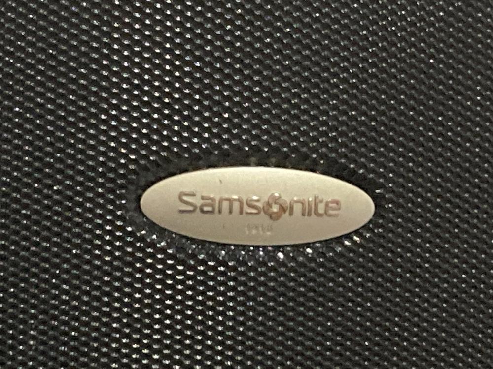 Lot 962  
            Chesterfield SR44 - Parcel Delivery Only 

                
SAMSONITE SKY WHEELER 55CM HARD SHELL CARRY ON IN BLACK (LOCATION: J2) - Image 3