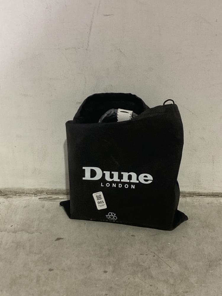 Lot 965  
            Chesterfield SR44 - Parcel Delivery Only 

                
DUNE LONDON 377 DEAVIE MINI WOVEN TOTE BAG IN DARK BROWN - ONESIZE (LOCATION: J2)