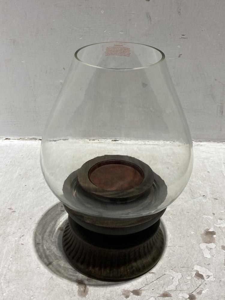 Lot 9  
            Chesterfield SR44 - Parcel Delivery Only 

                
2 X ASSORTED NUKU ITEMS TO INCLUDE NKUKU KAWANI MANGO WOOD LANTERN - DARK ASH - I...