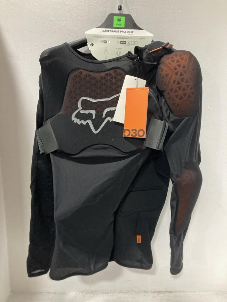 Lot 521  
            Chesterfield SR47 - Parcel Delivery Only 

                
FOX RACING BASEFRAME PRO D30 JACKET IN BLACK SIZE L ORIGINAL RRP £230 (LOCATION: G2)