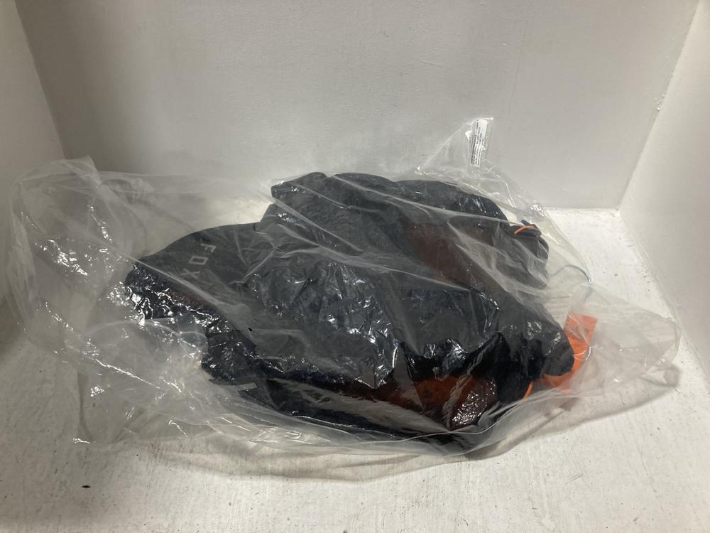 Lot 521  
            Chesterfield SR47 - Parcel Delivery Only 

                
FOX RACING BASEFRAME PRO D30 JACKET IN BLACK SIZE L ORIGINAL RRP £230 (LOCATION: G2)