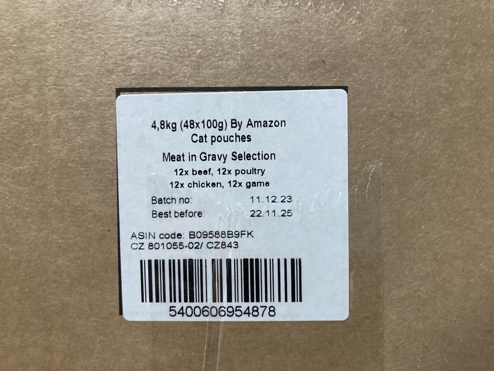 Lot 522  
            Chesterfield SR47 - Parcel Delivery Only 

                
4 X CAT POUCHES MEAT IN GRAVY SELECTION (48 X 100G) - BB 22/11/25 - MAY BE PAST B...