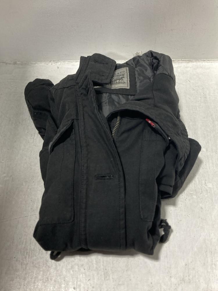 Lot 523  
            Chesterfield SR47 - Parcel Delivery Only 

                
LEVIS STRAUSS JACKET IN BLACK SIZE S (LOCATION: G2)