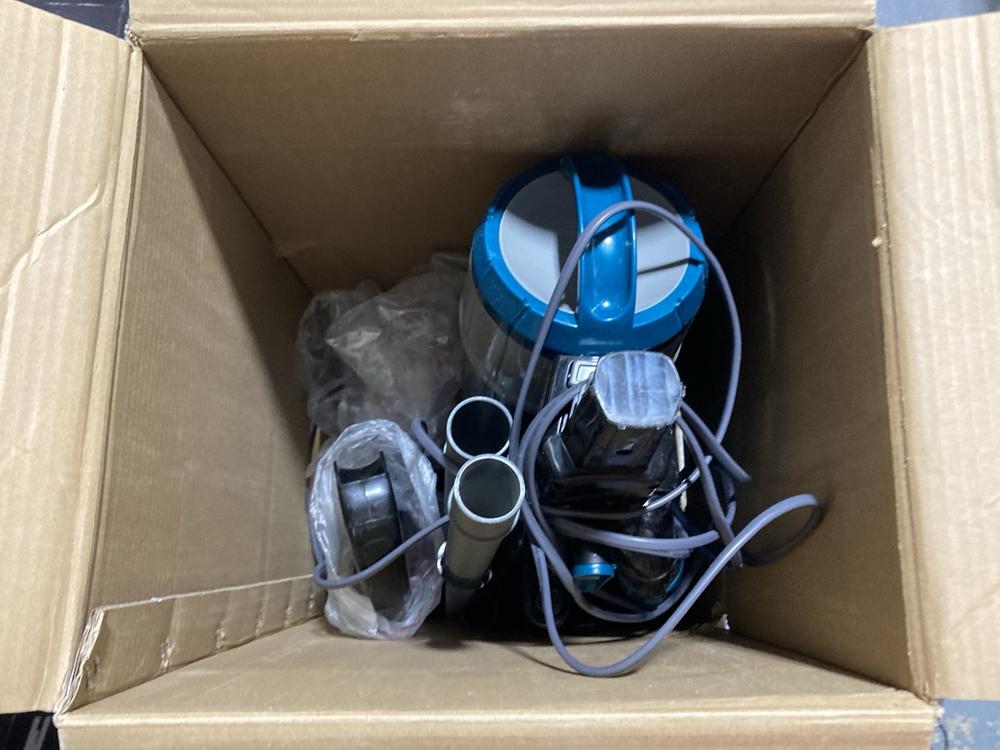 Lot 526  
            Chesterfield SR47 - Parcel Delivery Only 

                
HOOVER BREEZE EVO PETS UPRIGHT VACUUM CLEANER (LOCATION: G2)