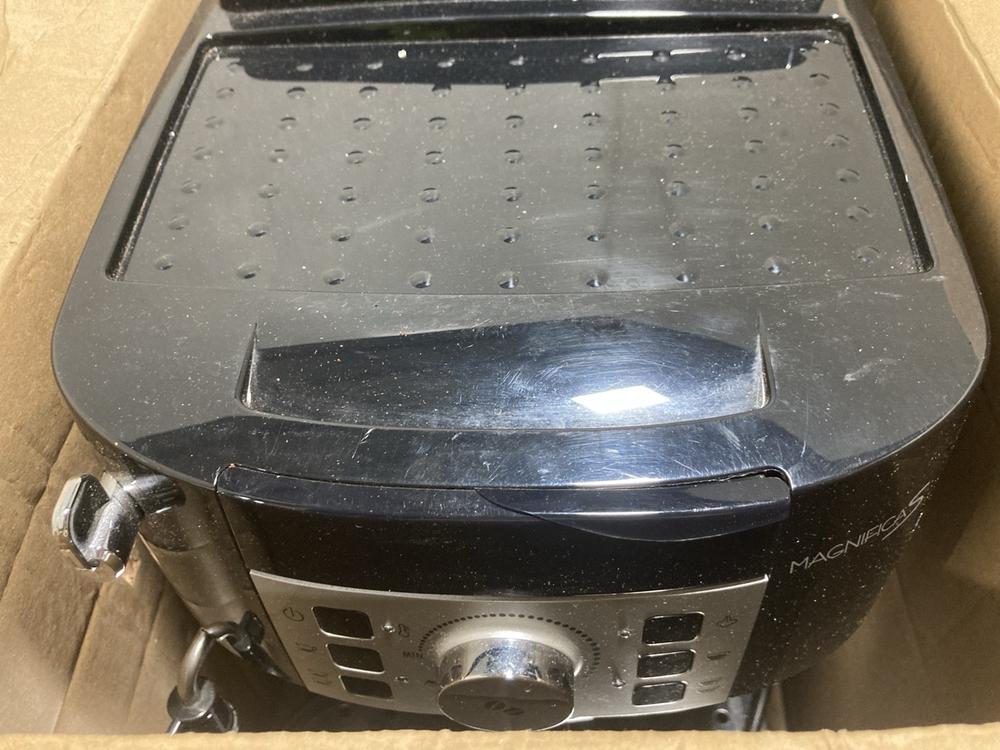 Lot 553  
            Chesterfield SR47 - Parcel Delivery Only 

                
DELONGHI MAGNIFICA S AUTOMATIC COFFEE MACHINE ORIGINAL RRP £299 - MODEL NO. ECAM2...