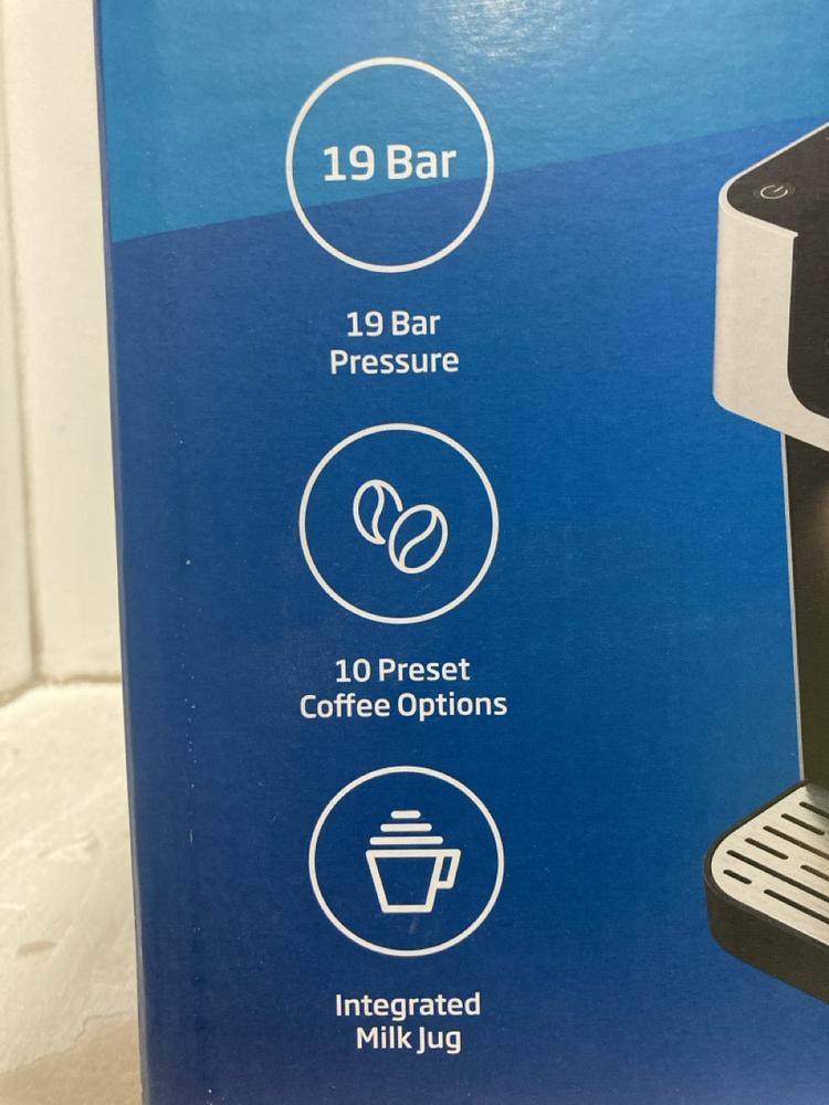 Lot 555  
            Chesterfield SR47 - Parcel Delivery Only 

                
BEKO COFFEE EXPERTO BEAN TO CUP AUTOMATIC COFFEE MACHINE ORIGINAL RRP £349 - MODE...