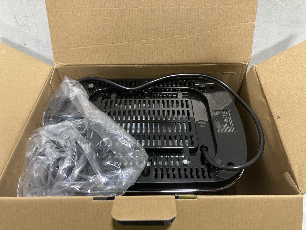 Lot 560  
            Chesterfield SR47 - Parcel Delivery Only 

                
3 X ASSORTED TOASTERS TO INCLUDE RUSSELL HOBBS AND GEORGE (LOCATION: G3)