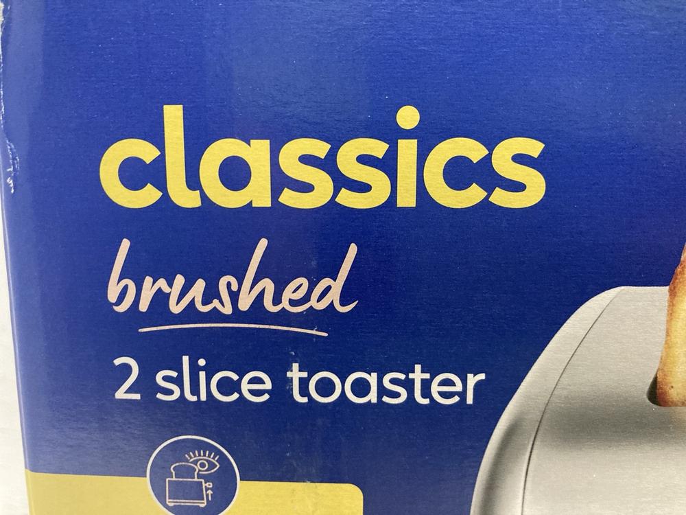 Lot 560  
            Chesterfield SR47 - Parcel Delivery Only 

                
3 X ASSORTED TOASTERS TO INCLUDE RUSSELL HOBBS AND GEORGE (LOCATION: G3)