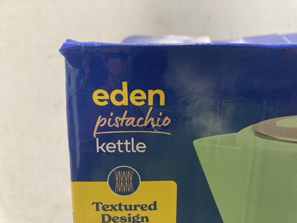 Lot 561  
            Chesterfield SR47 - Parcel Delivery Only 

                
2 X ASSORTED RUSSELL HOBBS KETTLES TO INCLUDE INSPIRE AND EDEN (LOCATION: G3)