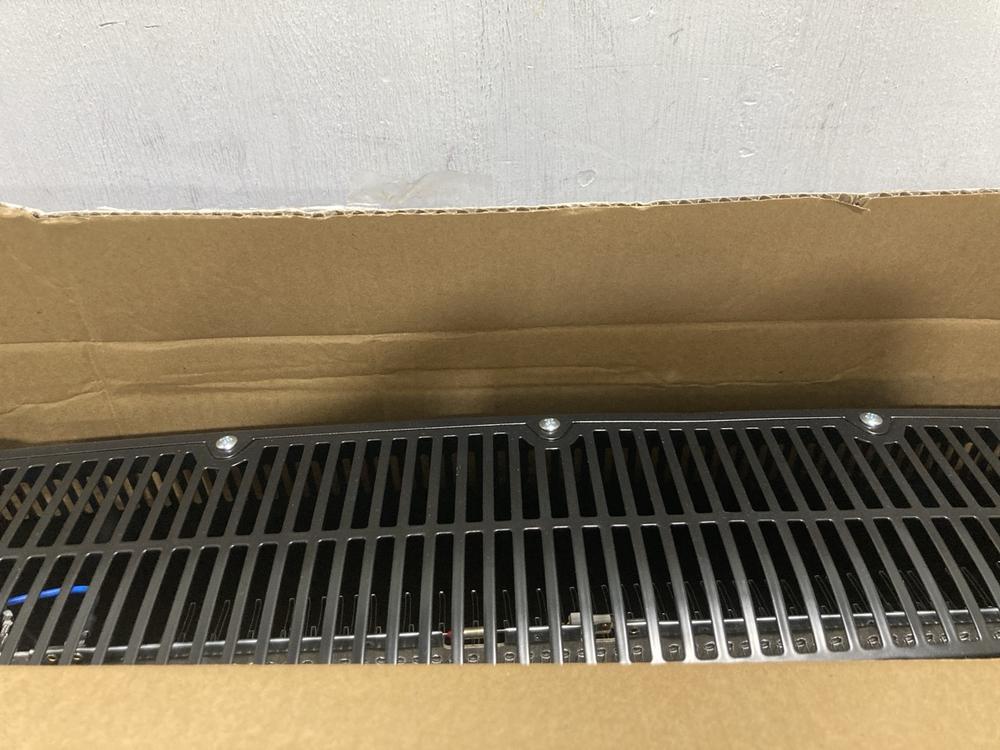 Lot 564  
            Chesterfield SR47 - Parcel Delivery Only 

                
RUSSELL HOBBS CONVECTION HEATER (LOCATION: G3)