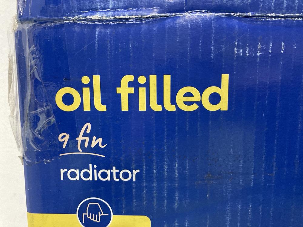 Lot 566  
            Chesterfield SR47 - Parcel Delivery Only 

                
RUSSELL HOBBS OIL FILLED RADIATOR 9 FIN (LOCATION: G3)