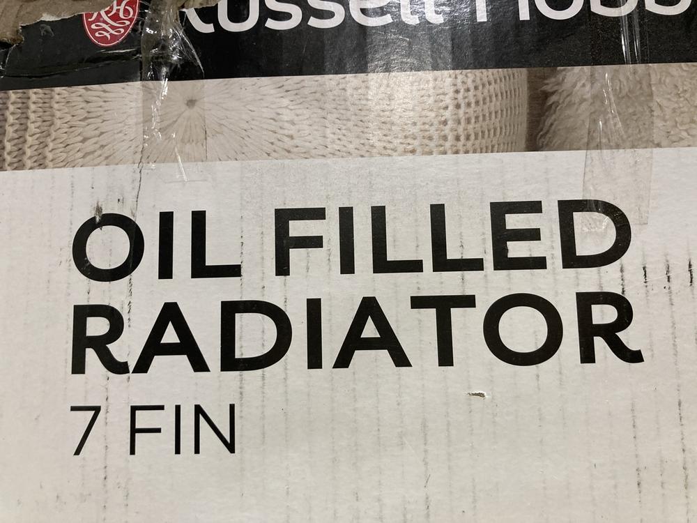 Lot 571  
            Chesterfield SR47 - Parcel Delivery Only 

                
RUSSELL HOBBS 7 FIN OIL FILLED RADIATOR. (LOCATION: G3)