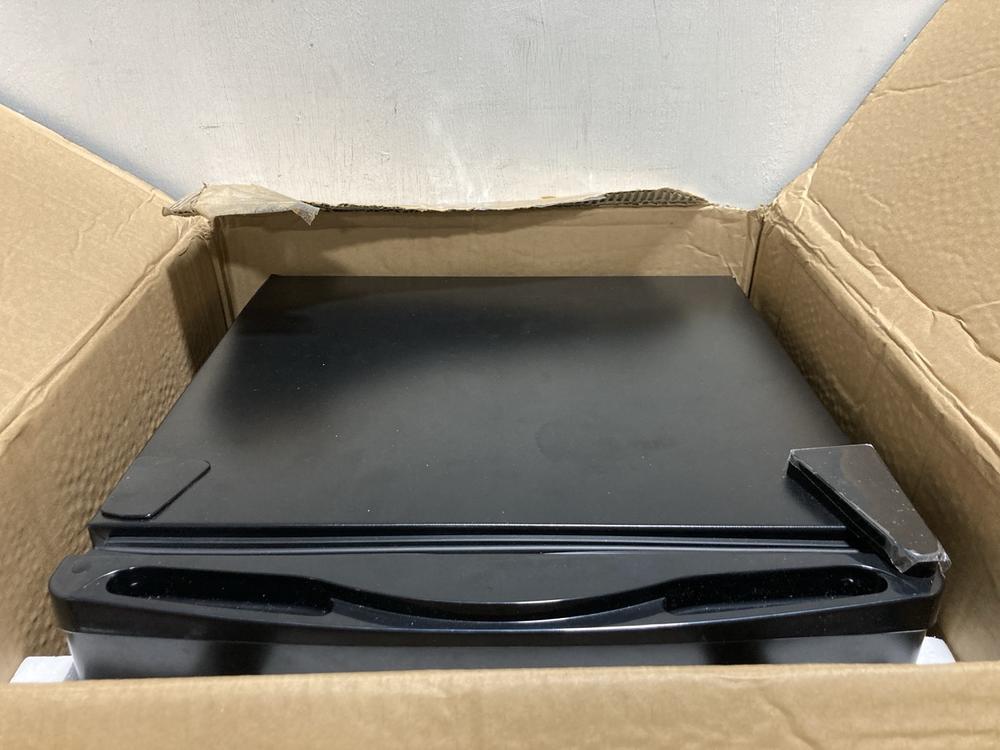 Lot 575  
            Chesterfield SR47 - Parcel Delivery Only 

                
ABODE 25L QUIET THERMOELECTRIC COOLER. (LOCATION: G3)