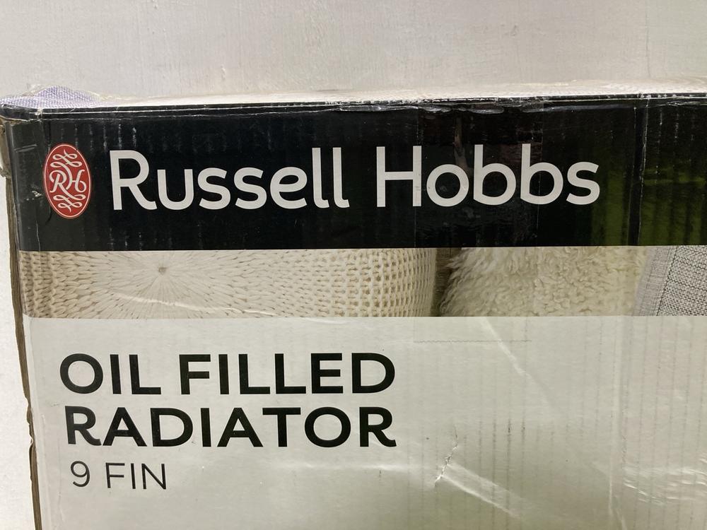 Lot 576  
            Chesterfield SR47 - Parcel Delivery Only 

                
RUSSELL HOBBS 9 FIN OIL FILLED RADIATOR. (LOCATION: G3)