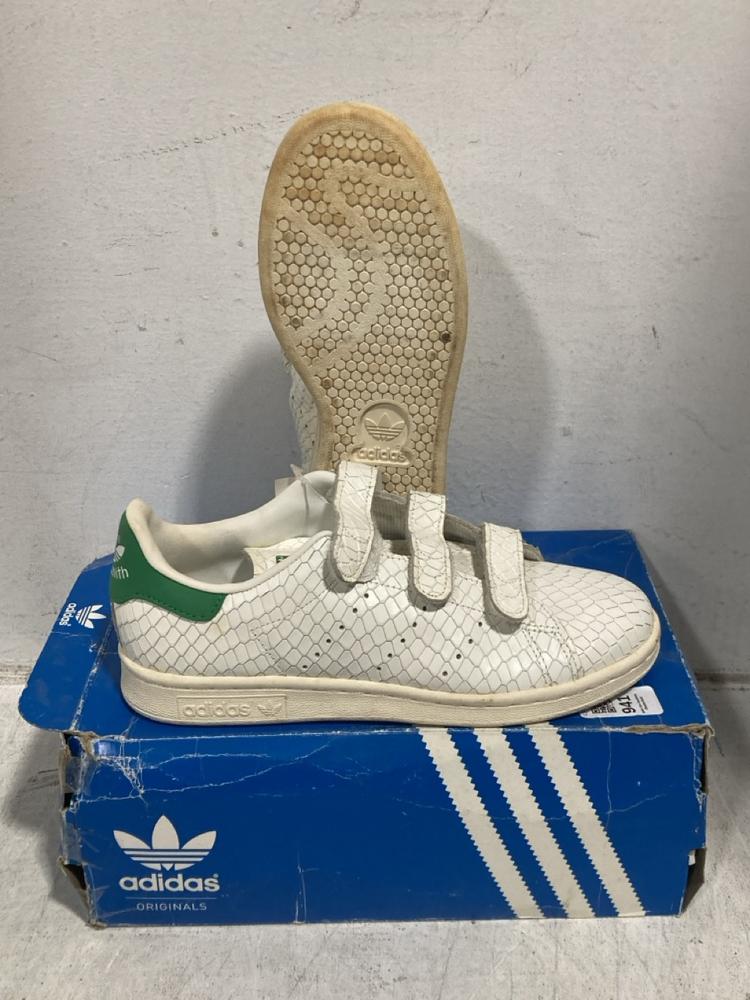 Lot 581  
            Chesterfield SR47 - Parcel Delivery Only 

                
5 X ASSORTED ADULTS FOOTWEAR TO INCLUDE SCHUCH LOAFER IN BLUE SIZE 6 (LOCATION: G4)