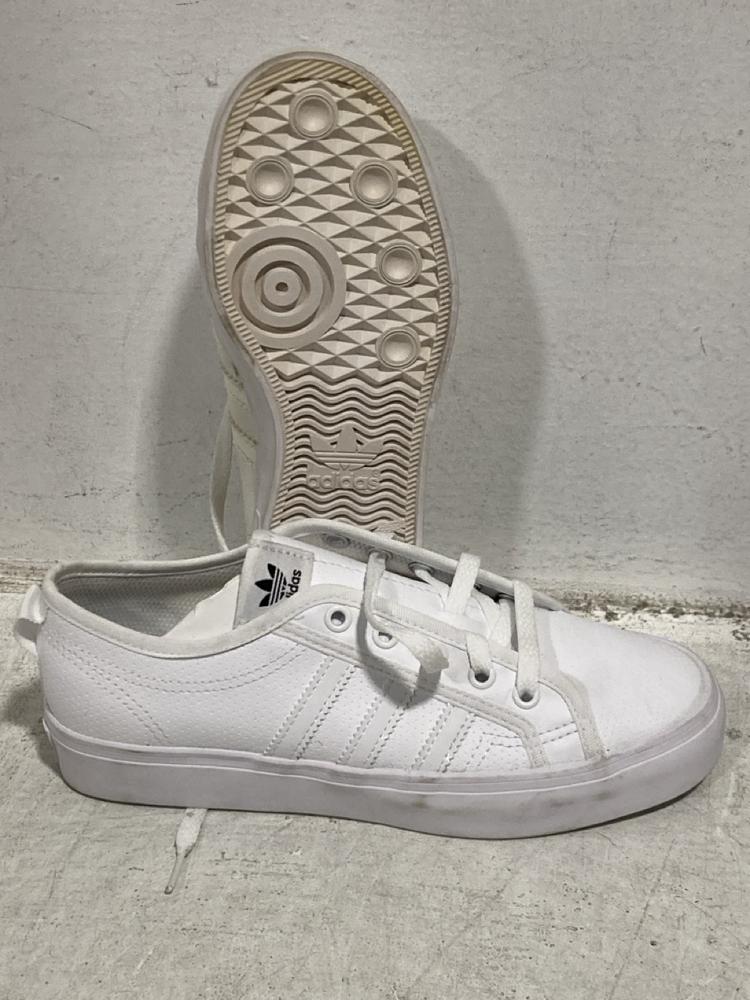Lot 582  
            Chesterfield SR47 - Parcel Delivery Only 

                
5 X ADIDAS NIZZA TRAINERS IN WHITE SIZE 5 (LOCATION: G4)